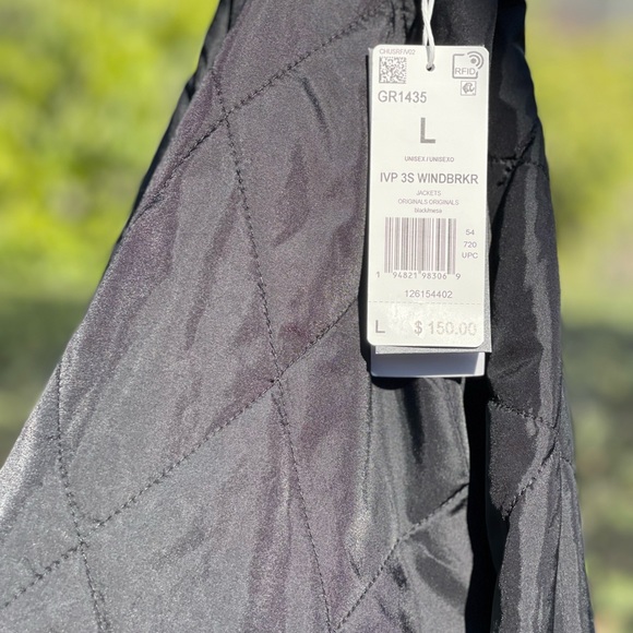 ADIDAS IVY PARK 3S UNISEX WINDBREAKER GR1535 BLACK/GOLD - Picture 11 of 11